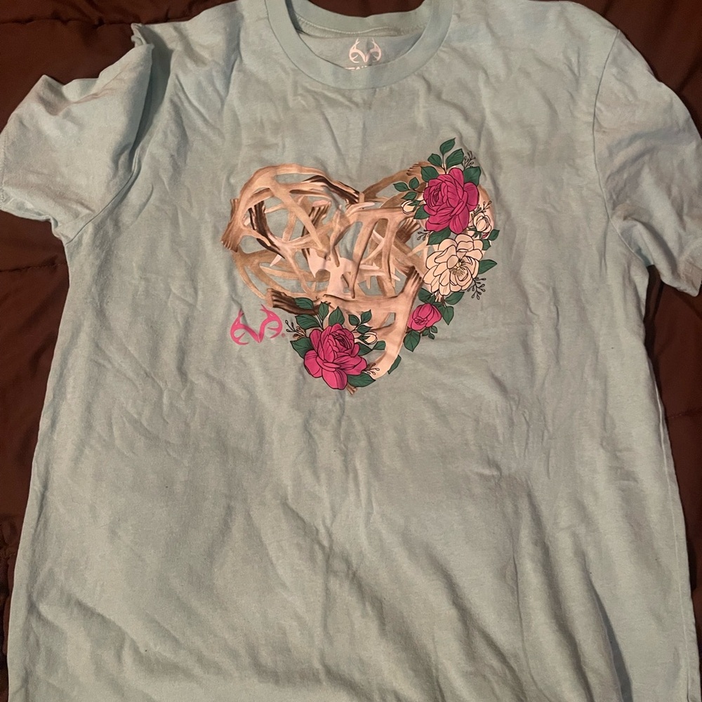 Realtree Light Blue Floral Heart Tee